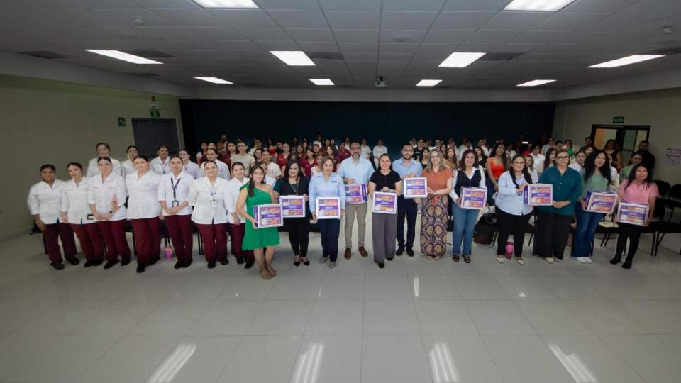 Gobierno de Sonora entrega botiquines de Bienestar Menstrual a preparatorias y universidades